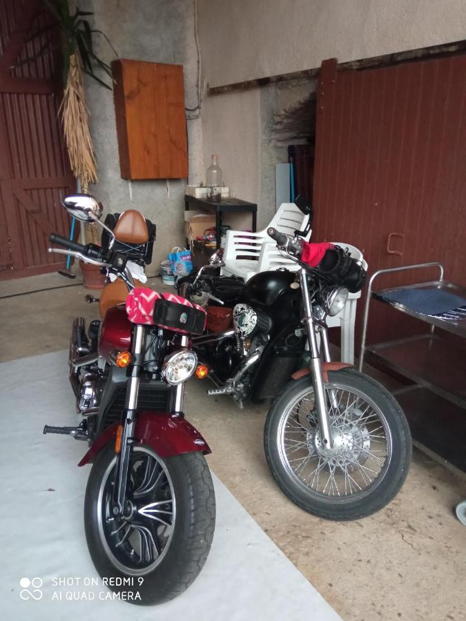 La Douce Parenthese Entre Bois Et Champs-accueil Motards Frühstückspension Montirat (Tarn)